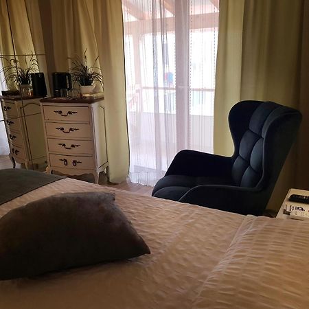 Elania Residence ทาร์กู จิอู ภายนอก รูปภาพ