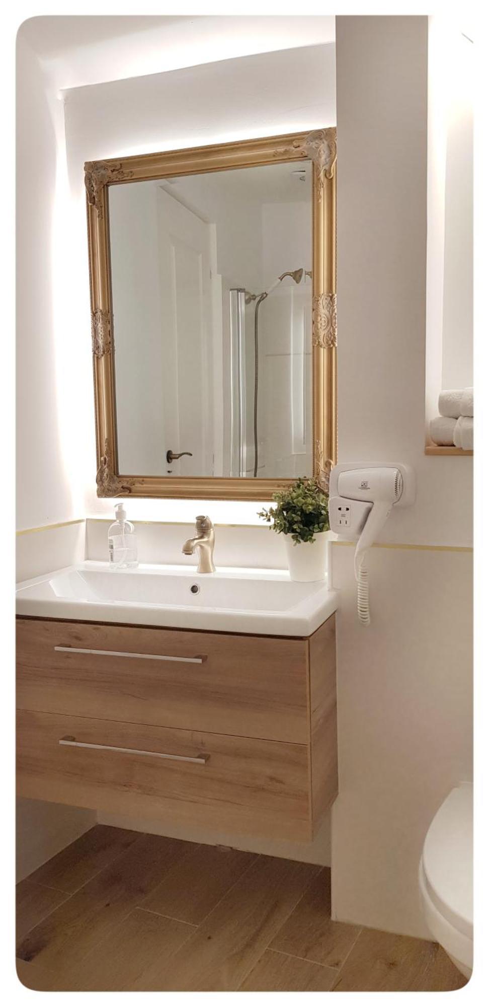 Elania Residence ทาร์กู จิอู ภายนอก รูปภาพ