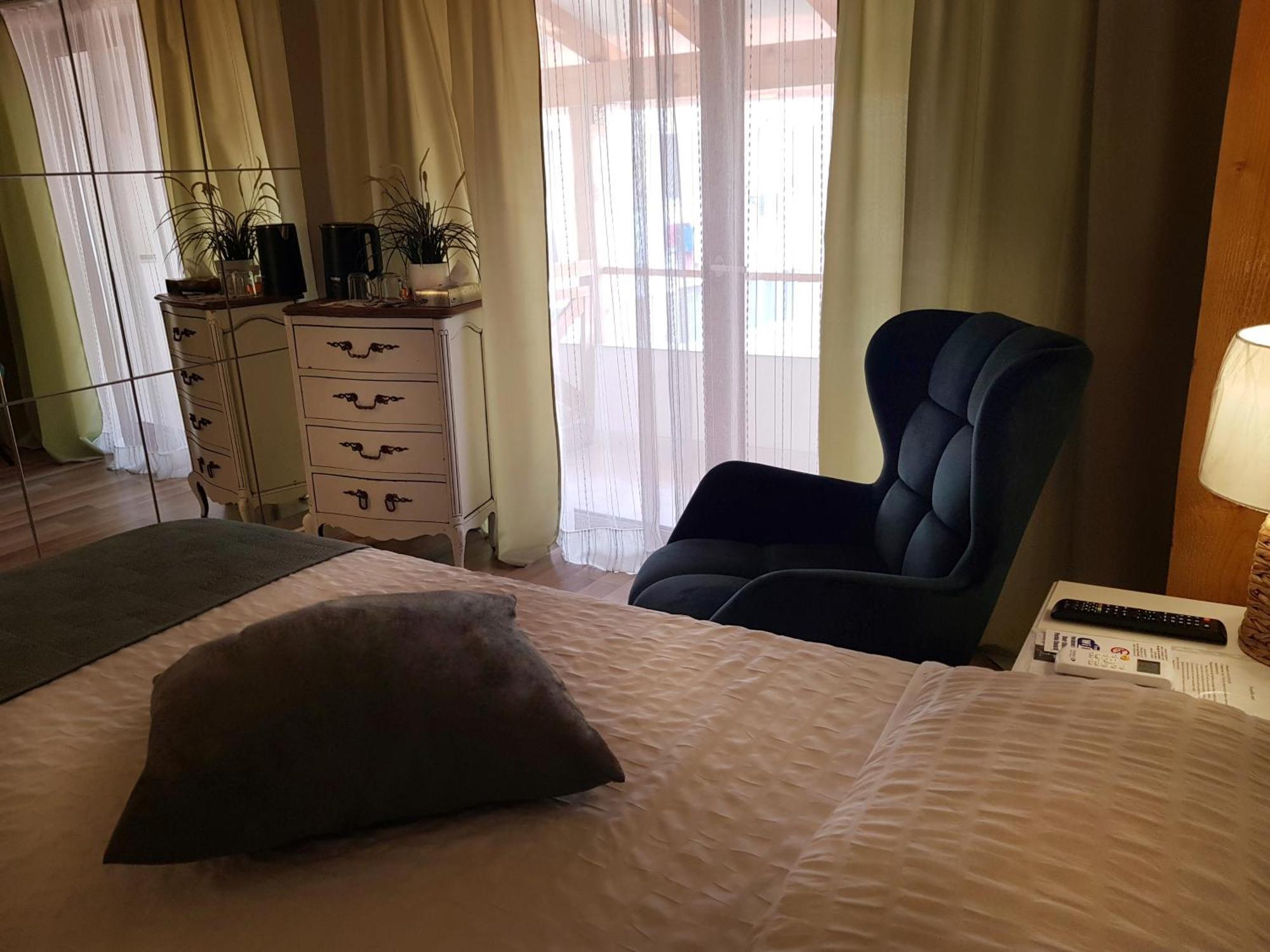 Elania Residence ทาร์กู จิอู ภายนอก รูปภาพ