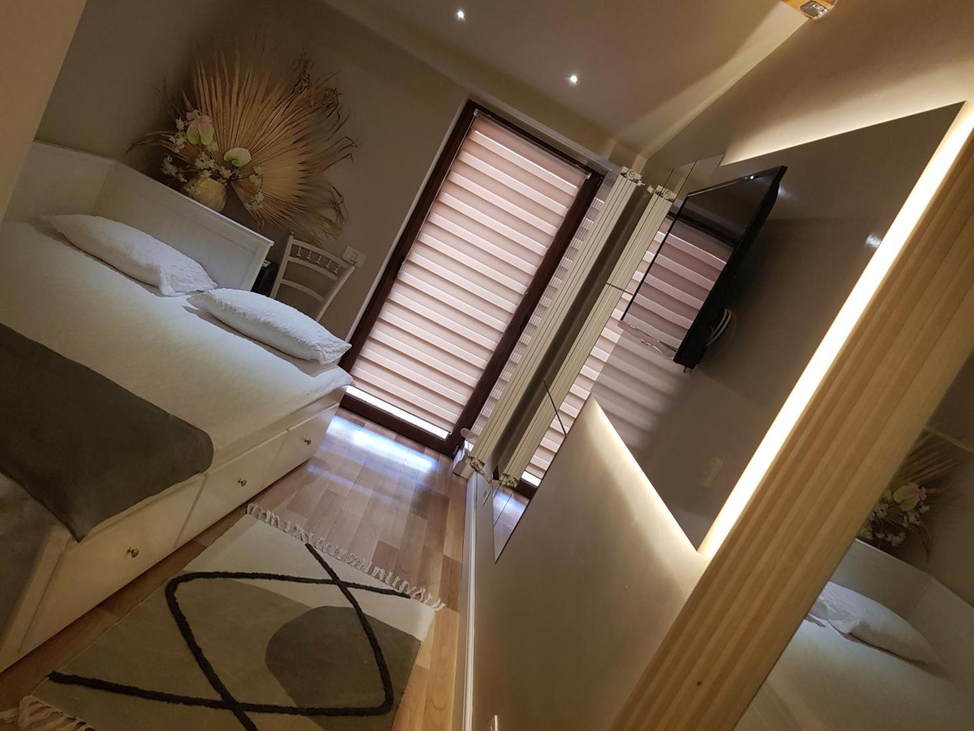 Elania Residence ทาร์กู จิอู ภายนอก รูปภาพ
