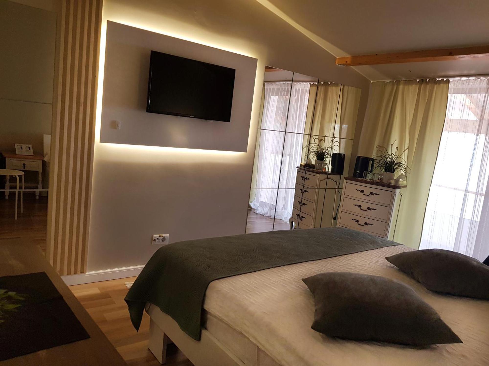 Elania Residence ทาร์กู จิอู ภายนอก รูปภาพ